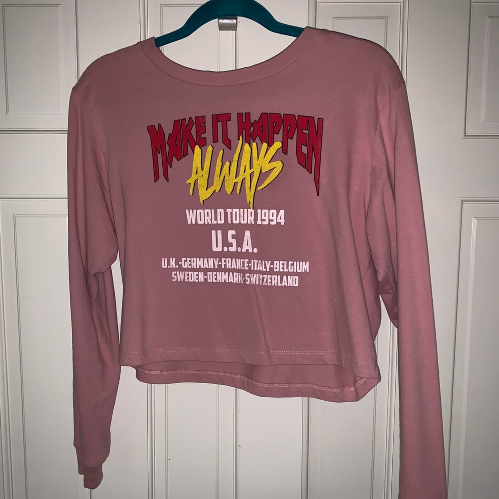 Cropped graphic tee